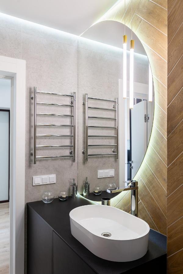 Royal Vip Jacuzzi Apart Lviv Exteriör bild