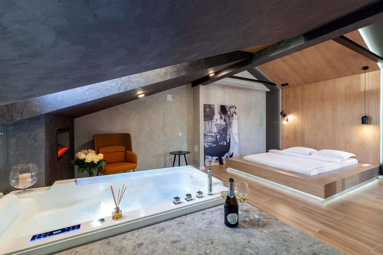 Royal Vip Jacuzzi Apart Lviv Exteriör bild