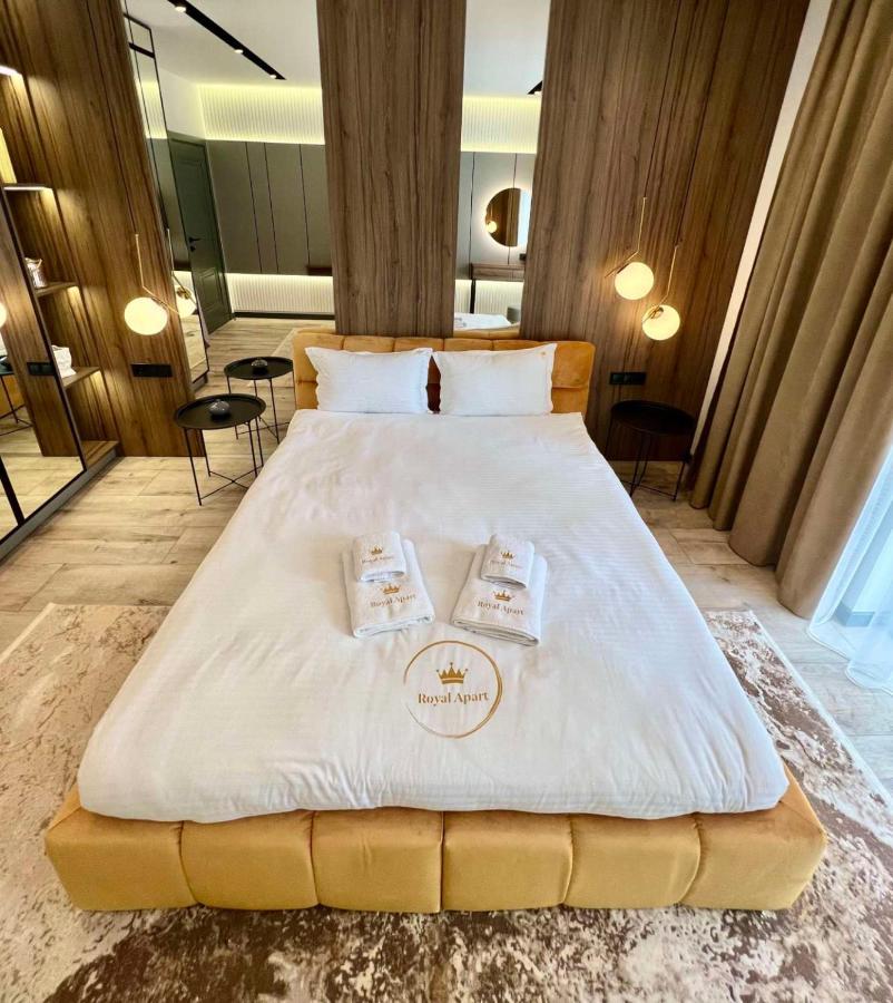 Royal Vip Jacuzzi Apart Lviv Exteriör bild