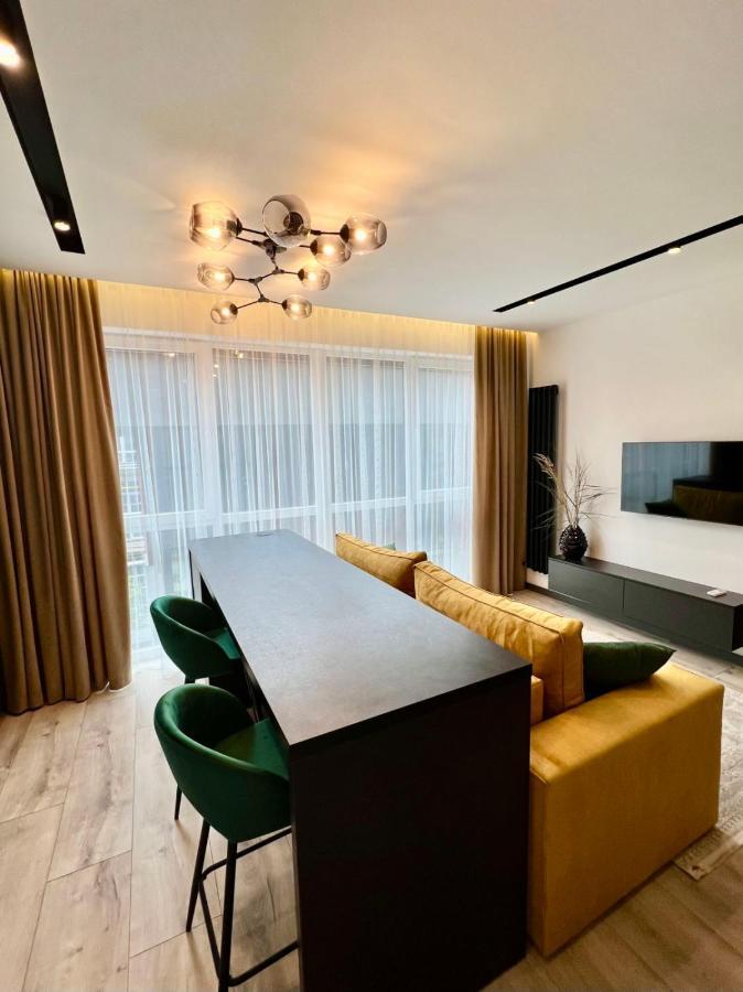Royal Vip Jacuzzi Apart Lviv Exteriör bild