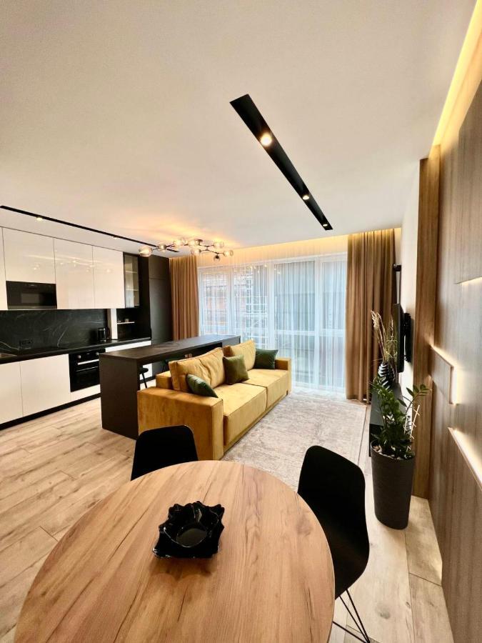 Royal Vip Jacuzzi Apart Lviv Exteriör bild
